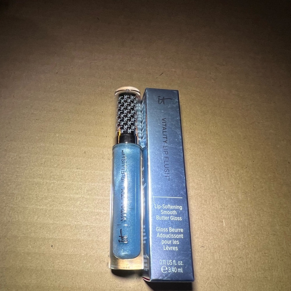 It Cosmetics Vitality Butter Lip Gloss NEWS ANCHOR BLUE 0.11oz
